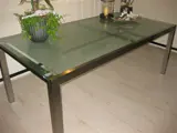 Foto 3 van Eettafel met glazen blad