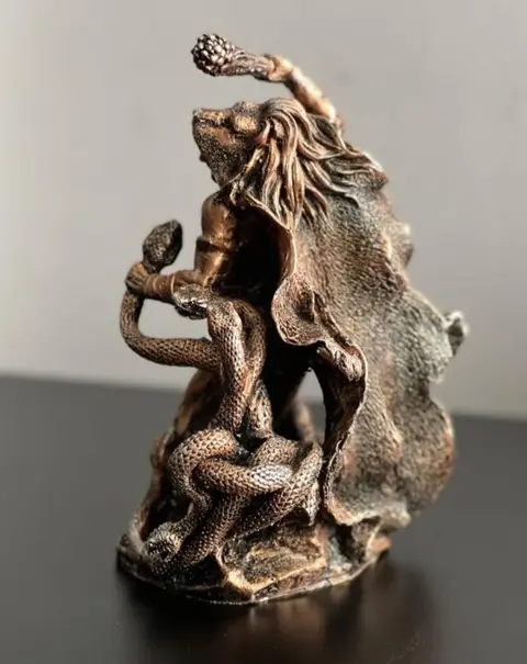 Figuur/beeld (1) - Kunst en ambachten - Marmer stof