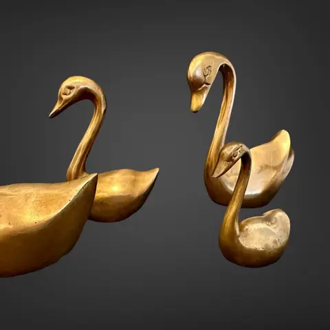 Caravell Design uit de jaren 70 - Vijf Art Deco messing zwanen - Messing