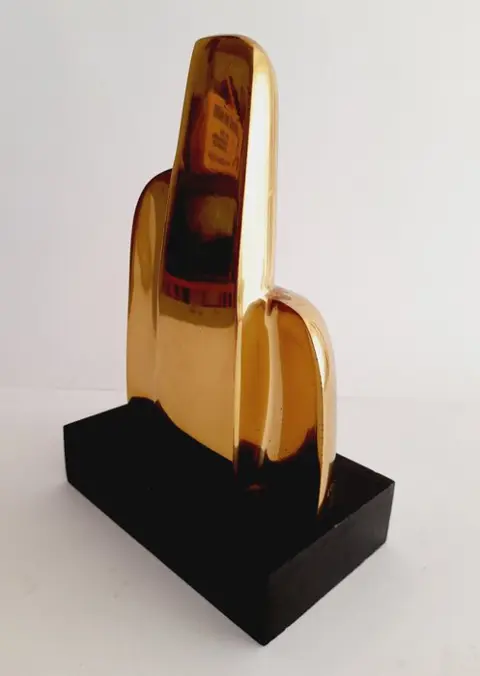 Antoni Miró ( 1944 ) - L'Ocell - Beeld - Messing