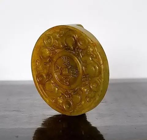 Amulet - Gesp - Zodiac Animal - Divine - The Rat (鼠) - Shǔ - Guardian of Wealth - Vitaliteit en geluk - Serpentine - 35,49 g