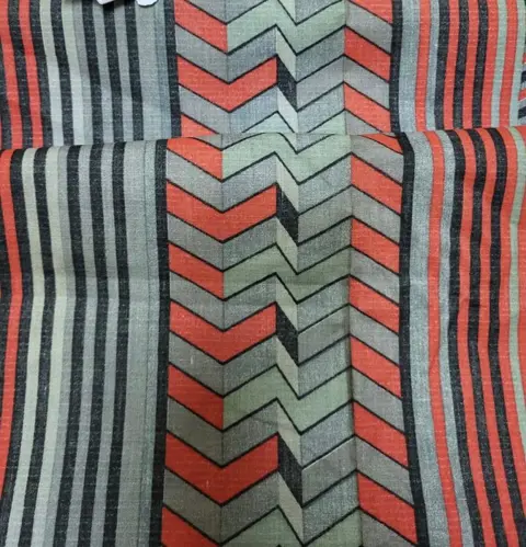 Prachtige stof in Afrikaanse wasstijl, gemaakt in Italië 515x155cm - Katoen, katoen mix - Eind 20e eeuw