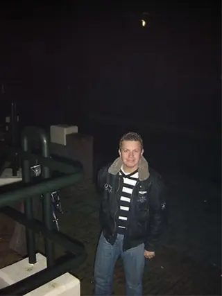 Chauffeur bakwagen met code 95 zoekt werk.