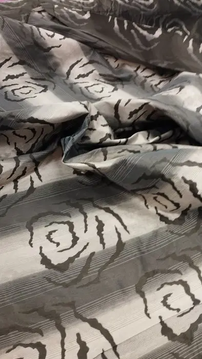 Weelderige dubbele breedte dubbele breedte Ghioldi jacquard geweven snit - 550 x 280 cm - Hars/polyester - 21e eeuw