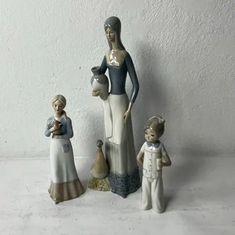 3 statues, Figurine girls (3) - Porselein