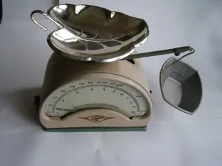 Weegschaal - Scandinavisch design - IJzer (gegoten/gesmeed)