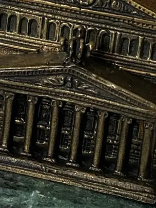 ZELDZAME BOLSHOI THEATER MOSKOU SOUVENIR GEBOUW VINTAGE SOVJETUNIE (1) - messing, marmer