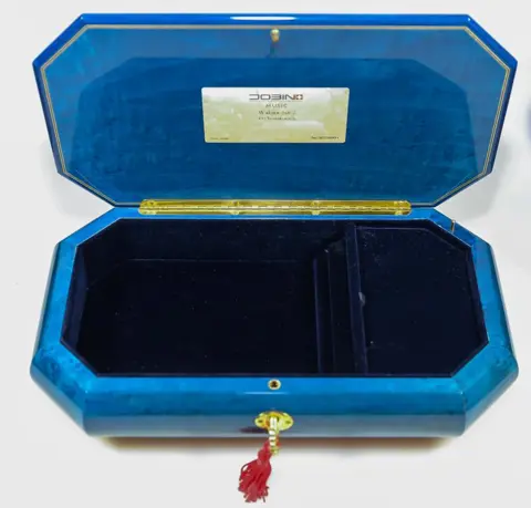 Jobin - Sieradenkistje juwelenkistje met speeldoos muziekdoos carillon - Hout