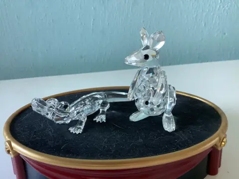 Swarovski - Alligator 221629 - Kangaroo with joey 181756 - Boxed (2) - Kristal