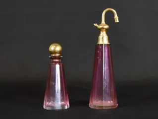 parfumflesjes (2) - Italiaans kristal geslepen in rode kleur en goudkleurig metaal