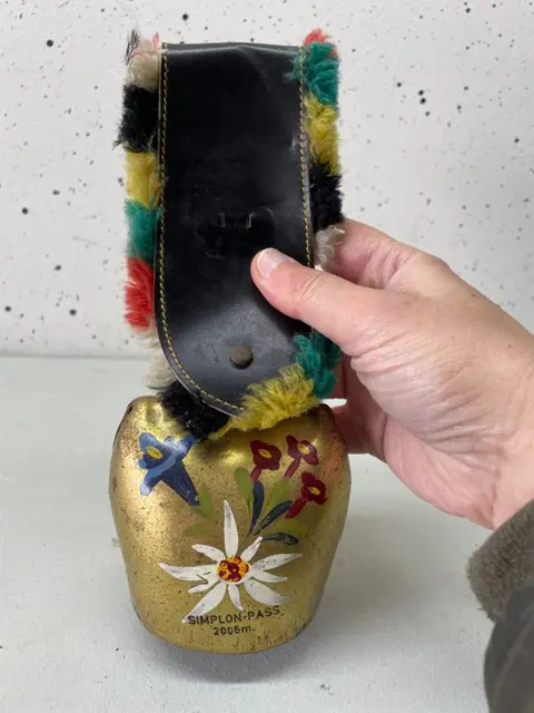 Drie Prachtige Koeienbellen aan lederen band (3) - Koper, Leder, Wol