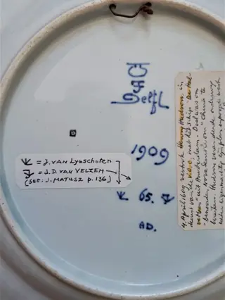 De Porceleyne Fles, Delft - Wandplaat, De Halve Maen - Aardewerk