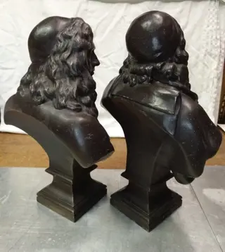 2 spelter sculpturen, MOLIERE en CORNEILLE - Zinklegering