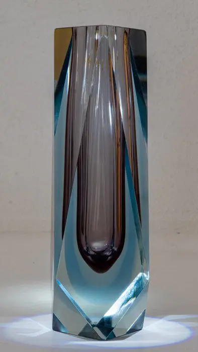 Murano - Gefacetteerde Sommerso Vaas - Hoogte 21 cm / 1,5 kg - Glas