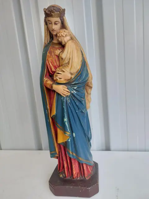 Plaasteren Maria beeld met kindje Jezus. Mooie kleuren en patina. (1) - plaaster
