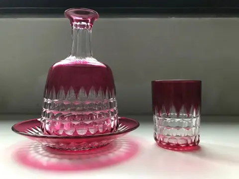 Joseph Simon - Val Saint Lambert - Waterkaraf set in roze kristal - Kristal