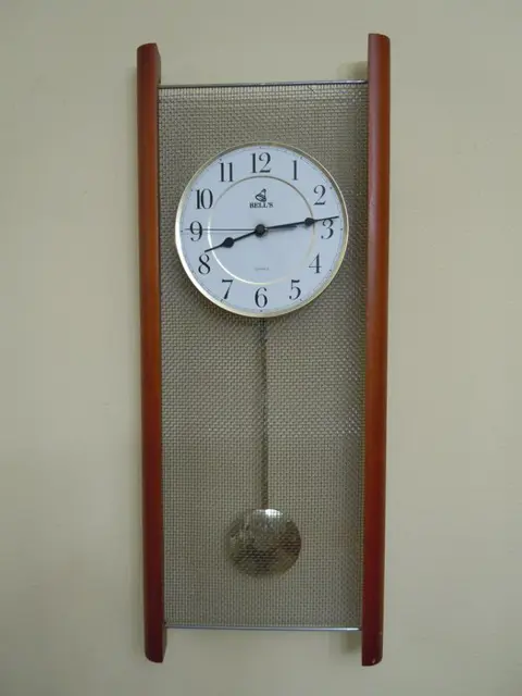 Bell’s - Wandklok met slinger - (58,5 cm) - Modern - hout, metaal, kunststof