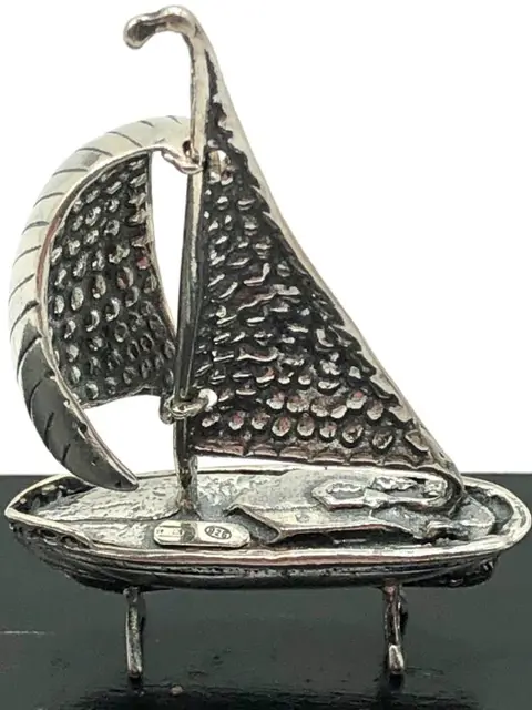 No reserve - Handgemaakte massieve 1e gehalte zilveren miniatuur Zeilboot. - .925 zilver