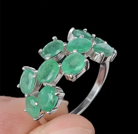 Sierlijke Ring of Faith versierd met smaragden - .925 zilver, Smaragd - De energie van het hart