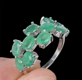 Sierlijke Ring of Faith versierd met smaragden - .925 zilver, Smaragd - De energie van het hart