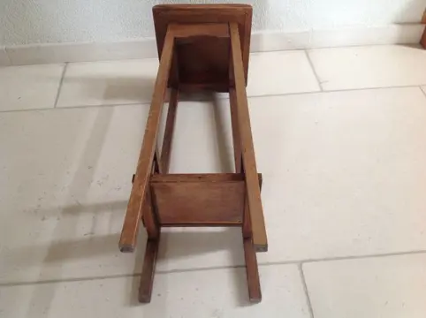 Piëdestal , bijzettafeltje met ingelegde porseleinen tegel (1) - Eikenhout met porseleinen tegel