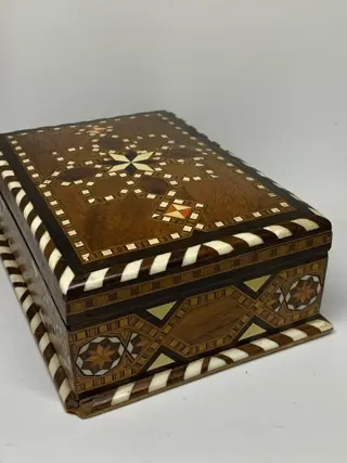 berstain.s.a. - sieradendoos (1) - Art Nouveau - hout parelmoer been