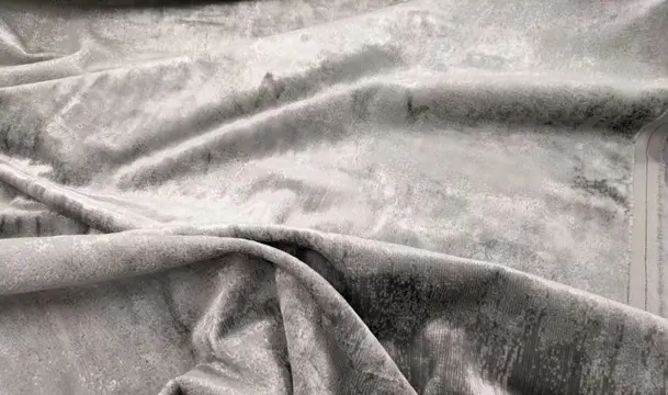 Kostbaar fluweel in iriserende zijde Enzo degli Angiuoni - 485 x 140 cm - Zijde - 21e eeuw