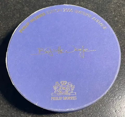 Brigitte Doege - Rosenthal - Philip Morris kunstenaarsasbak - Porselein