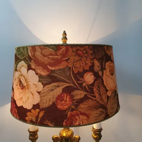 Driearmige tafellamp - Koper