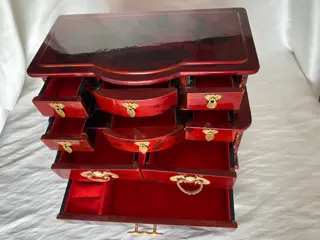 Vintage grote design juwelendoos - Art Deco - Gemaakt van gedraaid hout en bronzen beslag