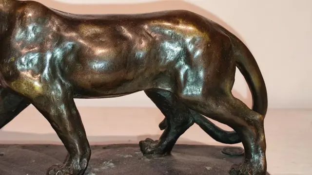 Naar Antoine-Louis Barye - een grote bronzen panter - Brons