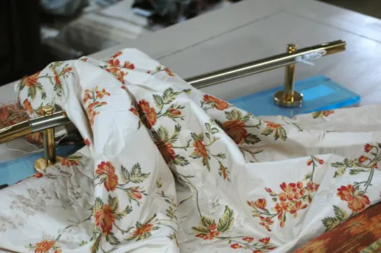 400 x 140 cm - Lampasso Carlo III - San Leucio 1789 - Katoen, Zijde, Viscose - 21e eeuw