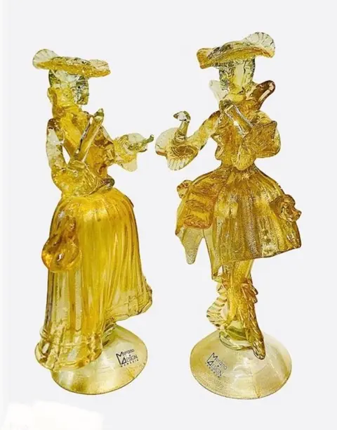 Filippo Maso per Vetromania - Murano design - Paar Goldonische beeldjes met bladgoud (2) - Glas