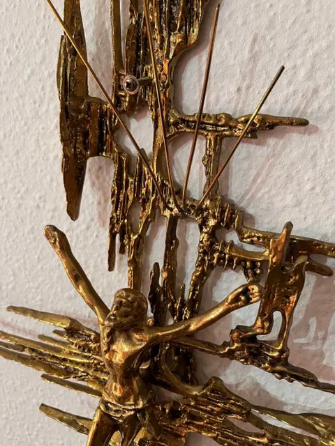 Salvador Dalí (after) - Crucifix (1) - Brons (verguld/verzilverd/gepatineerd/koud geschilderd), Verguld
