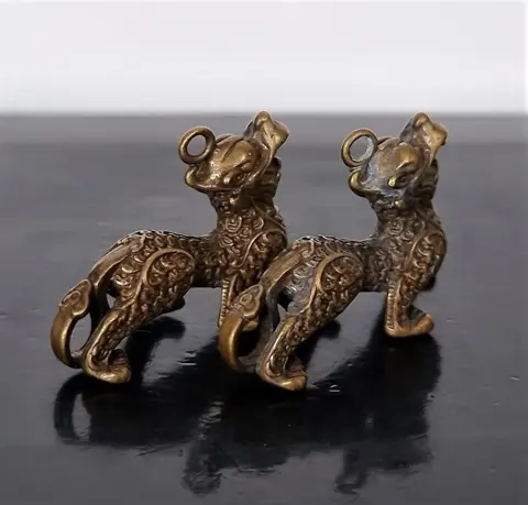 Amuletten - Bronzen figuren - Keizerlijke Draak (御龙) - Bewaker van de Verboden Stad (2) - Belichaam kracht, macht en nobelheid van de ziel - Brons - 56 g