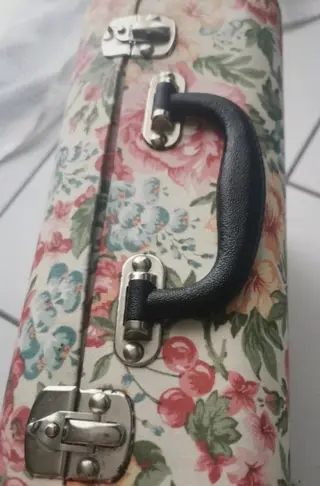 Koffer (1) - Textiel, metaal