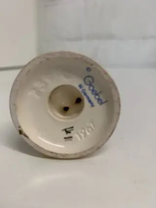 M.I. Hummel - Goebel - Beeld(je), 239/c "Boy with Horse" - TMK-6 (1981) - Porselein