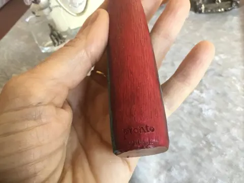 maagd Maria figuren (8) - verschillende materialen metaal hout gips zilver