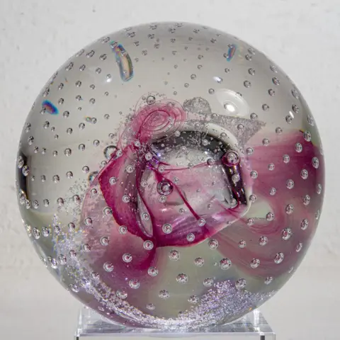Colin Terris - Caithness - Artistieke Presse-papier "Pink Champagne" - Ø 8 cm - Glas