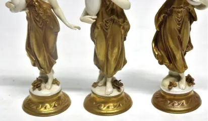 Capodimonte - miniatuur beeldjes van de Drie Gratien - Porselein