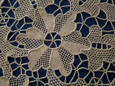 3 kostbare handgemaakte Burano kleedjes - Katoen - 21e eeuw