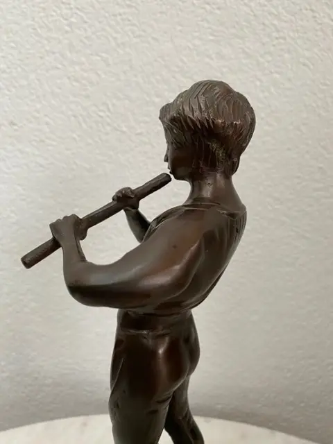 Beeld, fluit spelende jongen - Brons