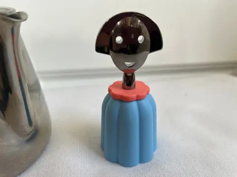 Alessandro Mendini - Alessi - theepot; kurk (2) - roestvrij staal; hars