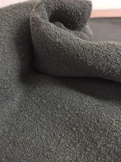 150 x 130 cm - Boucle'-stof van zuivere wol - Wol - 21e eeuw