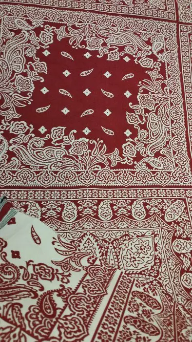 Weelderige dubbele breedte dubbelzijdige jaquard snit - 300 x 290 cm - Hars/polyester - 21e eeuw