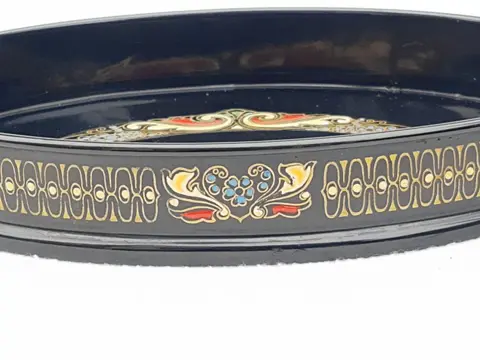 JBE - Presenteerschaaltje (1) - Art Deco - Metaal en emailleverf