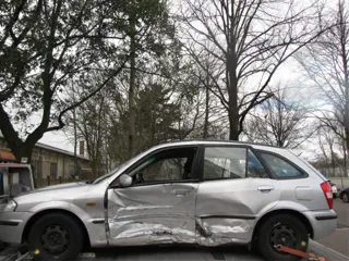 Mazda 323 fastbreak onderdelen Sloopauto inkoop Den haag