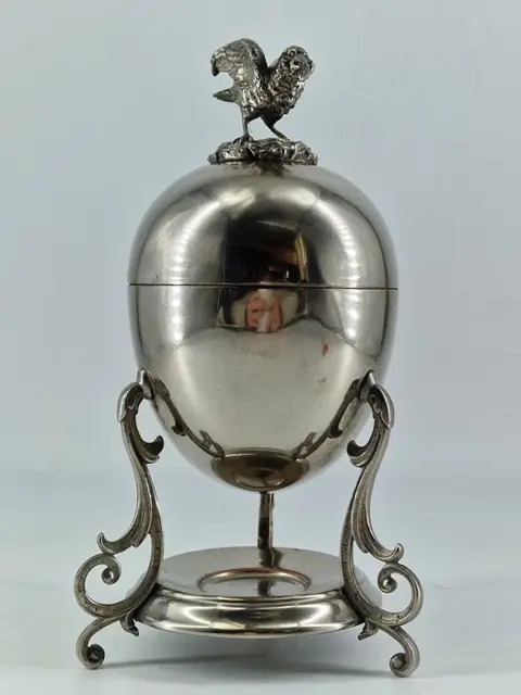 Verzilverde eierhouder - eierverwarmer met deksel - Verzilverd
