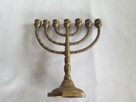 Menorah, kandelaar - Geelkoper