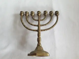 Menorah, kandelaar - Geelkoper
